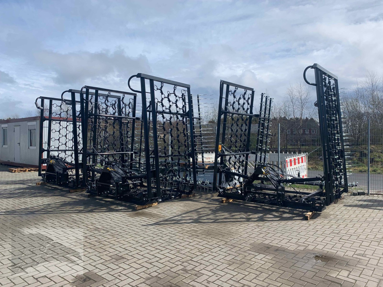 Wiesenegge des Typs VORATECK Wiesenschleppe 8m mit Striegel, Neumaschine in Südheide (Bild 3)