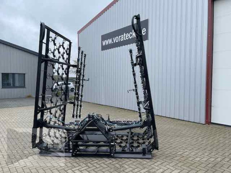 Wiesenegge des Typs VORATECK Wiesenschleppe 8m mit Striegel, Neumaschine in Südheide (Bild 2)