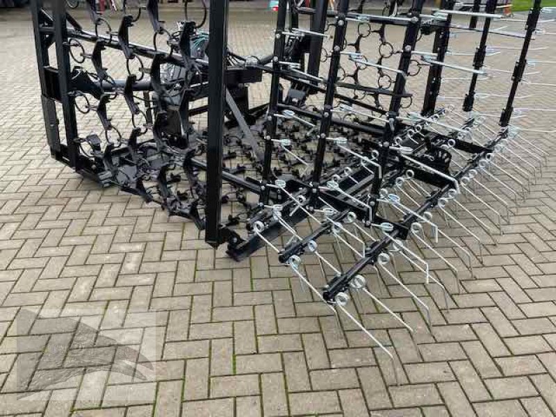 Wiesenegge des Typs VORATECK Wiesenschleppe 8m mit Striegel, Neumaschine in Südheide (Bild 4)