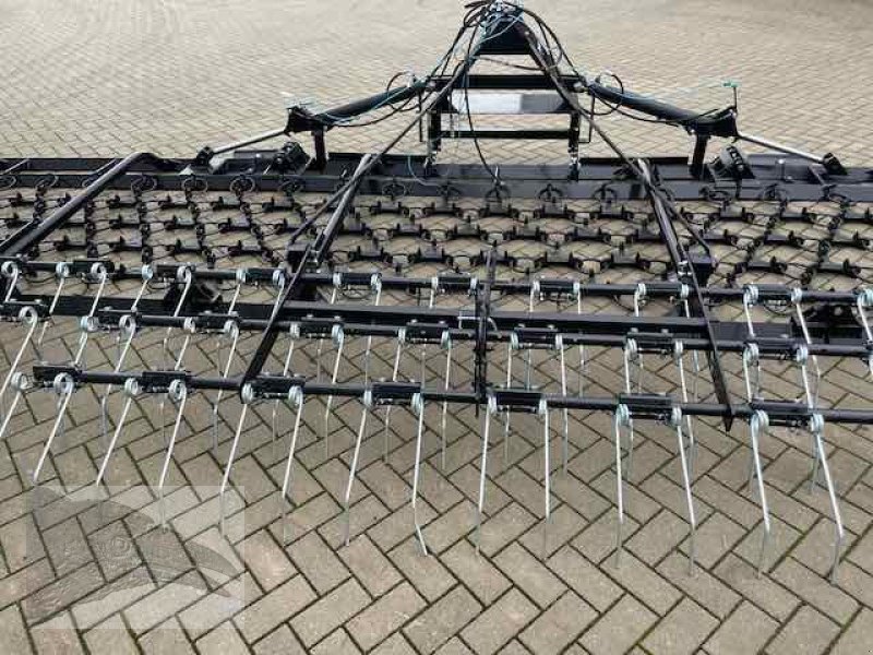 Wiesenegge des Typs VORATECK Wiesenschleppe 8m mit Striegel, Neumaschine in Südheide (Bild 5)