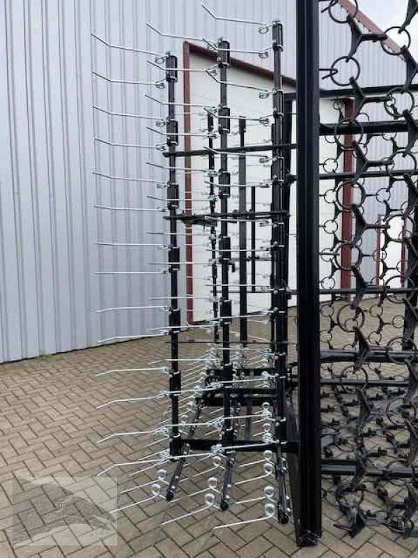 Wiesenegge des Typs VORATECK Wiesenschleppe 8m mit Striegel, Neumaschine in Südheide (Bild 11)