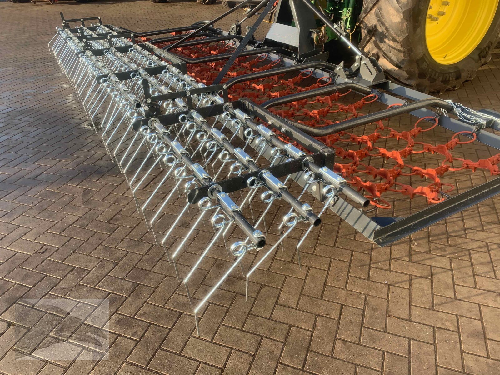 Wiesenegge des Typs VORATECK Wiesenschleppe 8m mit Striegel, Neumaschine in Südheide (Bild 3)