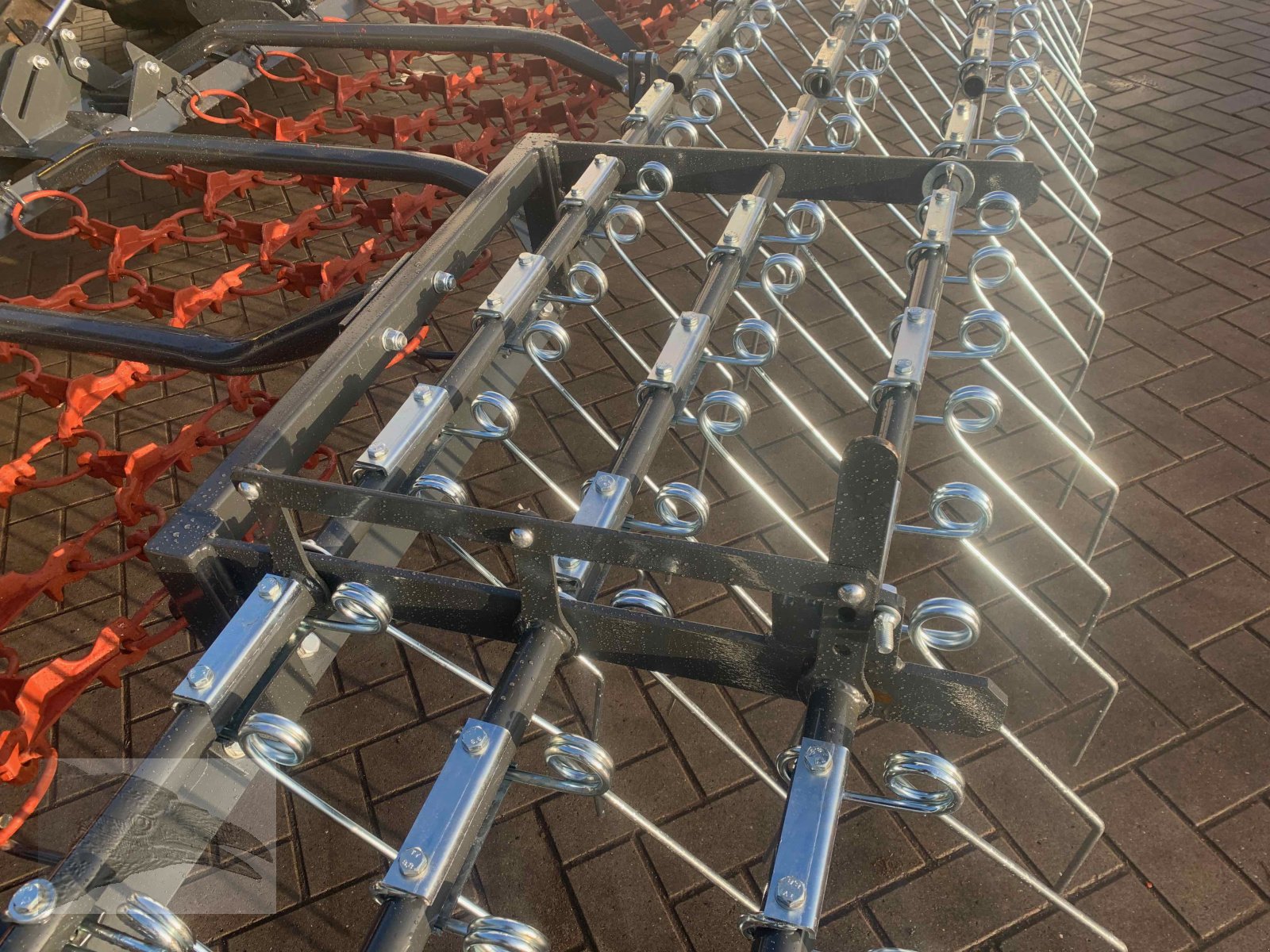 Wiesenegge des Typs VORATECK Wiesenschleppe 8m mit Striegel, Neumaschine in Südheide (Bild 4)