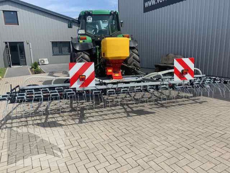 Wiesenegge des Typs VORATECK Wiesenschleppe mit Striegel und Nachsaatgerät 5m, Neumaschine in Südheide (Bild 1)