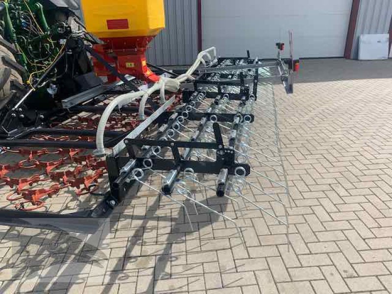 Wiesenegge des Typs VORATECK Wiesenschleppe mit Striegel und Nachsaatgerät 5m, Neumaschine in Südheide (Bild 3)