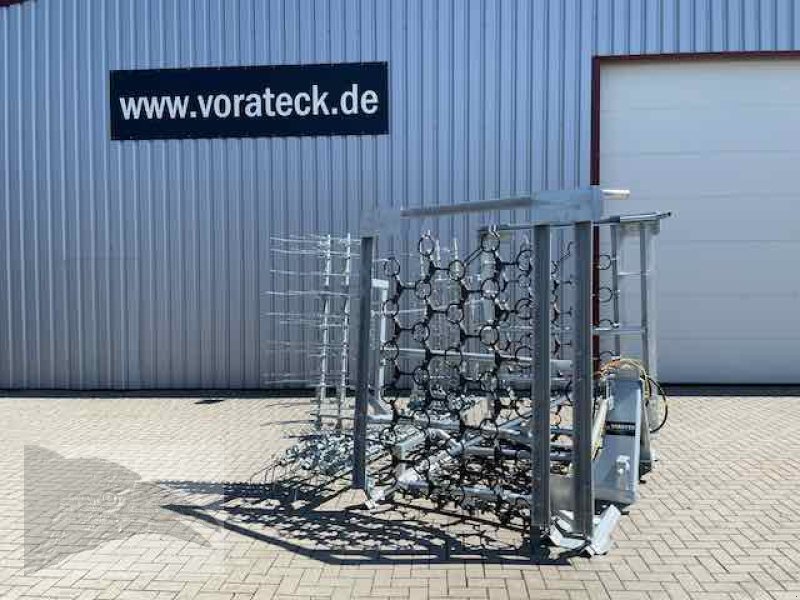 Wiesenegge des Typs Voratek Wiesenegge 6m verzinkt mit Striegel und GPS Nachsaateinrichtung, Neumaschine in Südheide (Bild 2)
