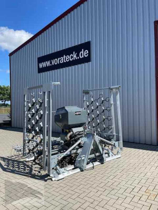 Wiesenegge des Typs Voratek Wiesenegge 6m verzinkt mit Striegel und GPS Nachsaateinrichtung, Neumaschine in Südheide (Bild 12)