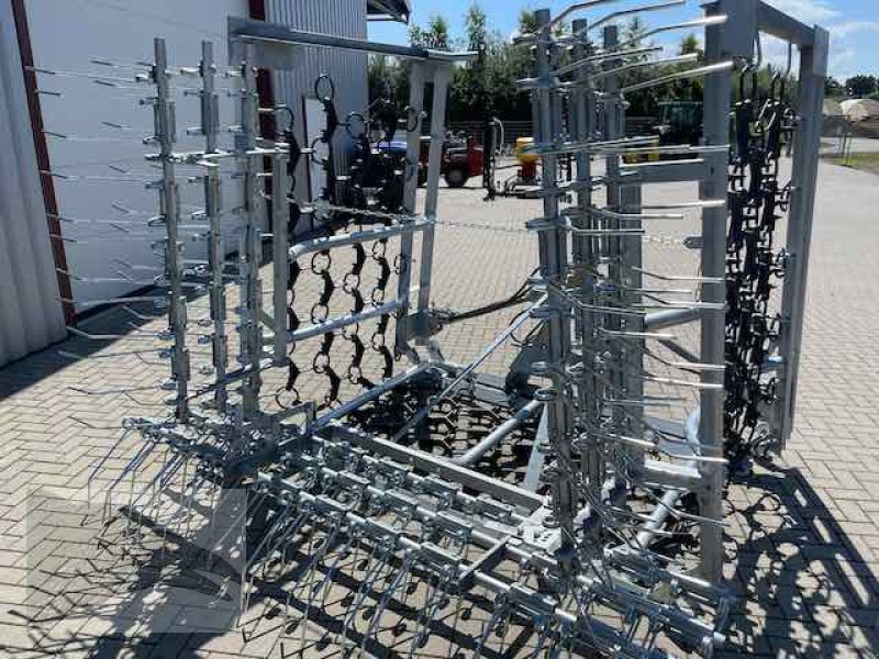 Wiesenegge des Typs Voratek Wiesenegge 6m verzinkt mit Striegel und GPS Nachsaateinrichtung, Neumaschine in Südheide (Bild 16)