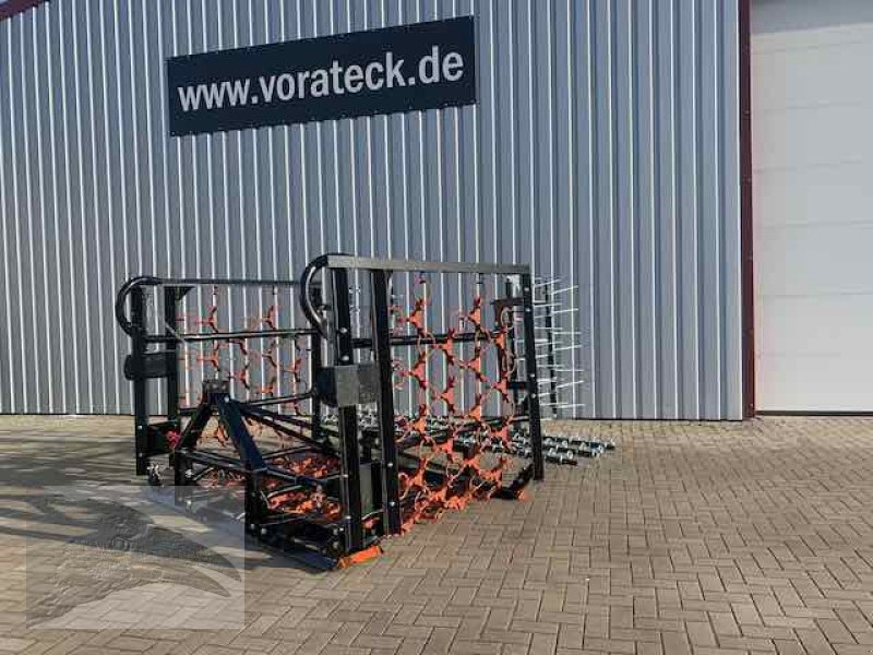 Wiesenegge des Typs Voratek Wiesenschleppe 5m mit Striegel, Neumaschine in Südheide (Bild 10)