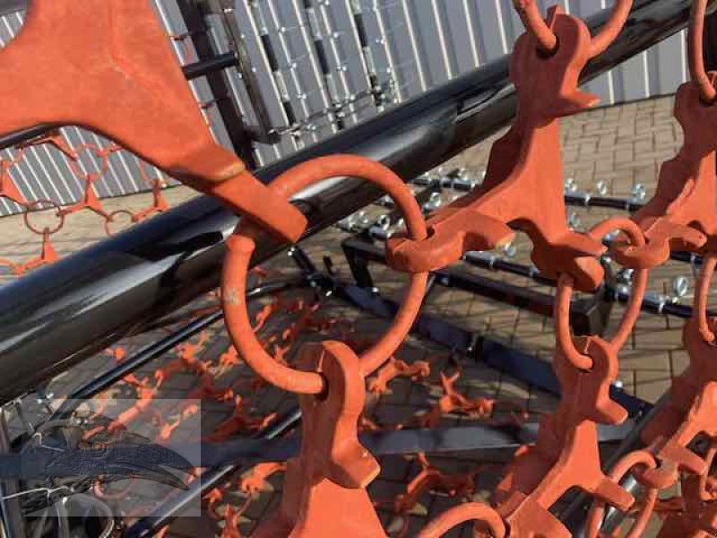 Wiesenegge des Typs Voratek Wiesenschleppe 5m mit Striegel, Neumaschine in Südheide (Bild 13)