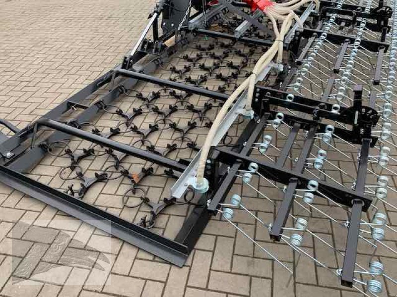 Wiesenegge типа Voratek Wiesenschleppe 6m mit Striegel, Nachsaatgerät, Neumaschine в Südheide (Фотография 11)