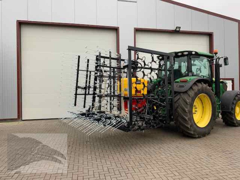 Wiesenegge des Typs Voratek Wiesenschleppe 6m mit Striegel und Nachsaateinrichtung, Neumaschine in Südheide (Bild 11)