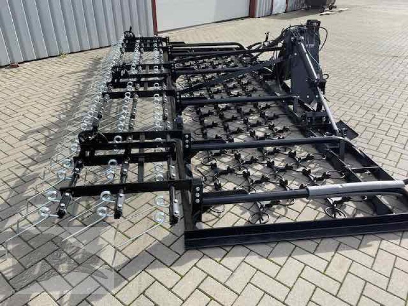 Wiesenegge от тип Voratek Wiesenschleppe 6m mit Striegel, Neumaschine в Südheide (Снимка 17)