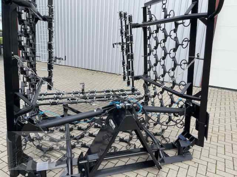 Wiesenegge typu Voratek Wiesenschleppe 6m mit Striegel, Neumaschine w Südheide (Zdjęcie 9)