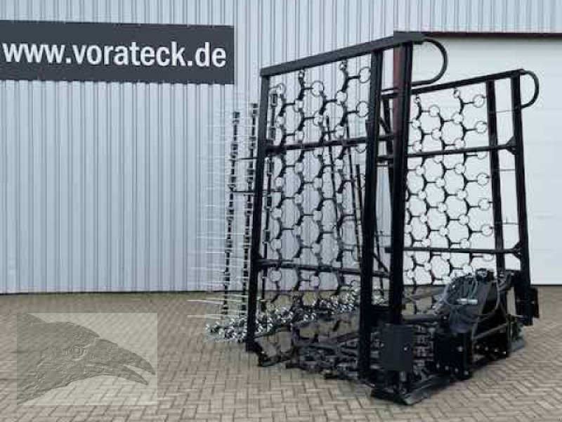 Wiesenegge типа Voratek Wiesenschleppe 8m mit Striegel, Neumaschine в Südheide