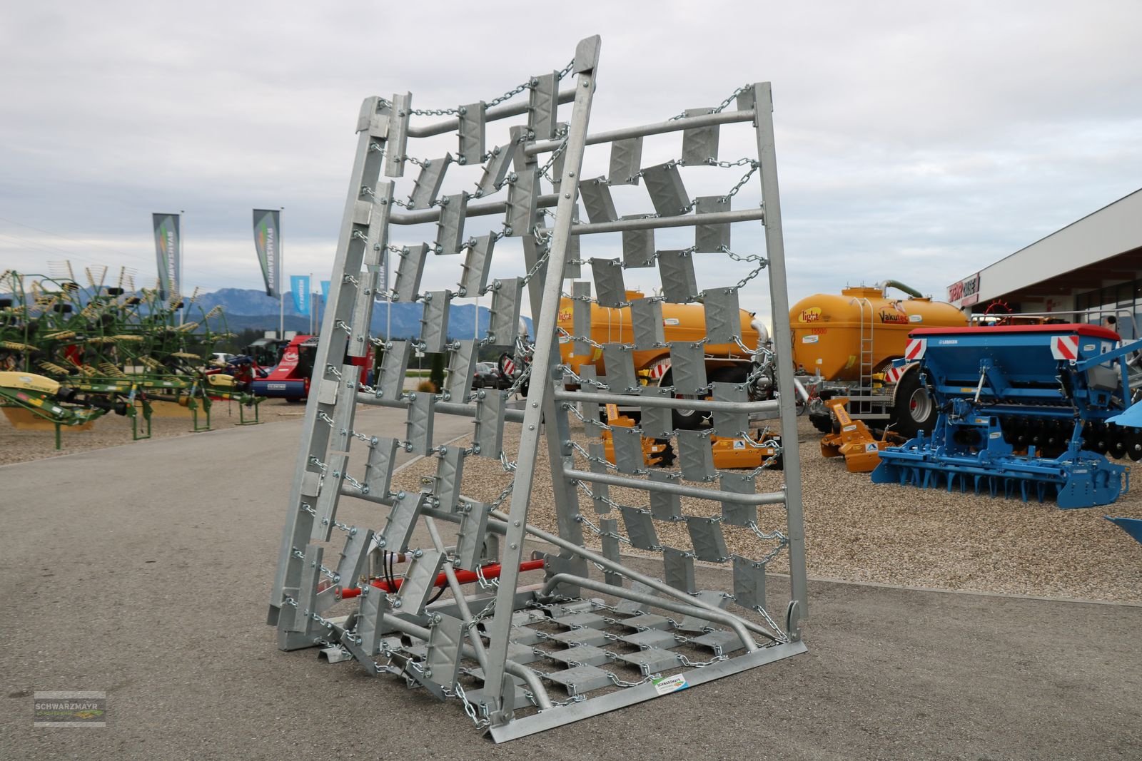 Wiesenegge des Typs Wölfleder 8,30m Wiesenegge, Neumaschine in Aurolzmünster (Bild 4)