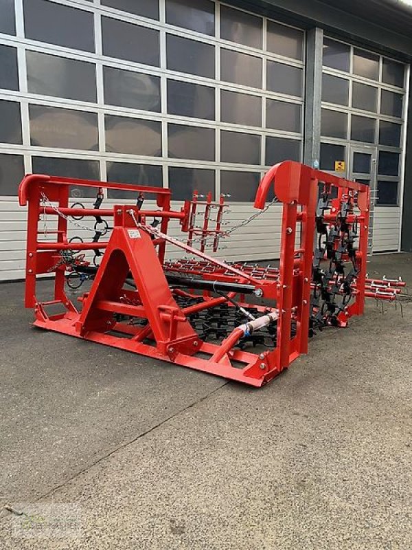 Wiesenegge типа ZAGRODA Wiesenschleppe 4,00 m breit mit Striegel, Neumaschine в Alitzheim (Фотография 1)