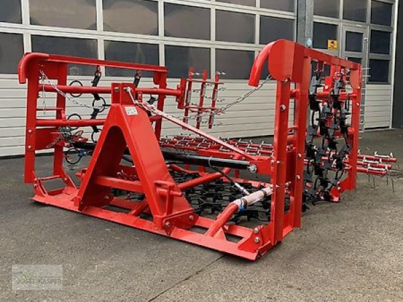 Wiesenegge of the type ZAGRODA Wiesenschleppe 4,00 m breit mit Striegel, Neumaschine in Alitzheim (Picture 1)