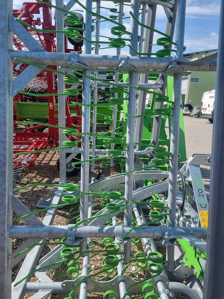 Wiesenegge des Typs Zocon 8m, Neumaschine in Stankov (Bild 2)