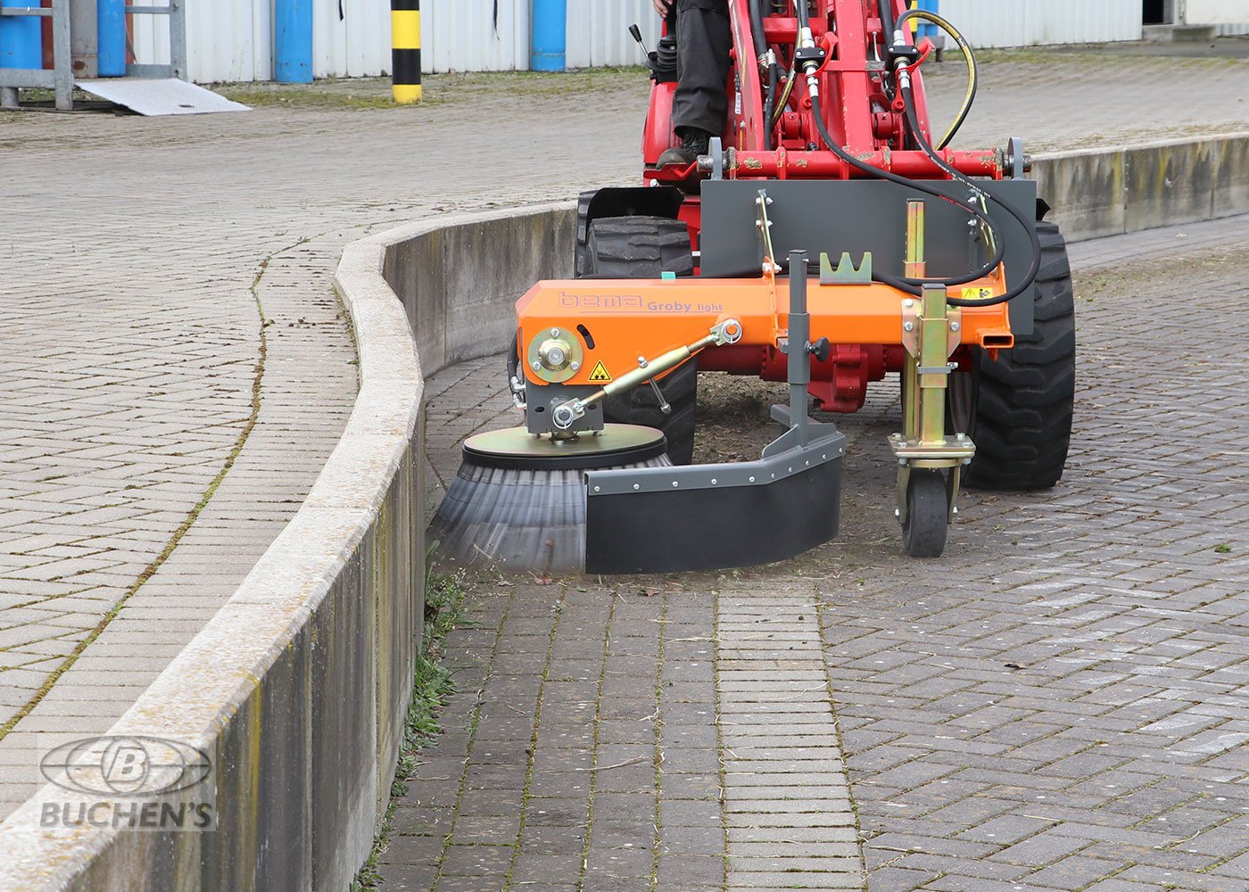 Wildkrautbürste des Typs Bema Groby Light, Neumaschine in Olpe (Bild 3)