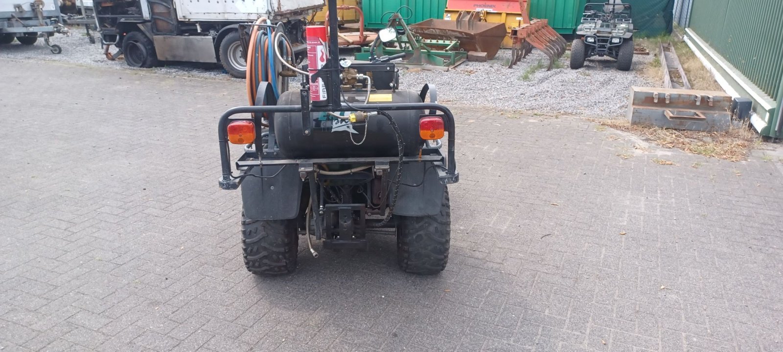 Wildkrautbürste des Typs Kawasaki klf 300, Gebrauchtmaschine in Mariahout (Bild 4)
