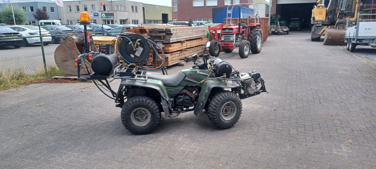 Wildkrautbürste des Typs Kawasaki klf 300, Gebrauchtmaschine in Mariahout (Bild 5)
