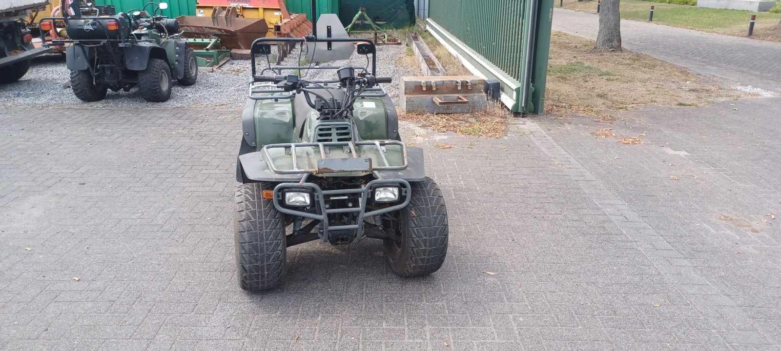 Wildkrautbürste des Typs Kawasaki klf 300, Gebrauchtmaschine in Mariahout (Bild 8)