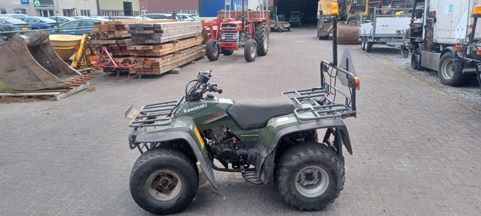 Wildkrautbürste des Typs Kawasaki klf 300, Gebrauchtmaschine in Mariahout (Bild 9)