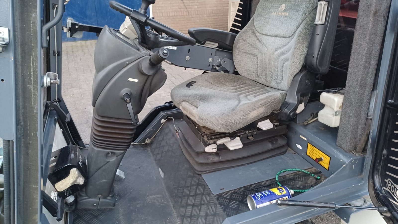 Wildkrautbürste Türe ait Nimos porter-111, Gebrauchtmaschine içinde Mariahout (resim 3)