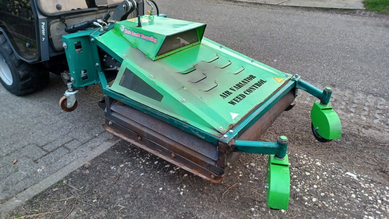 Wildkrautbürste Türe ait Nimos porter-111, Gebrauchtmaschine içinde Mariahout (resim 5)