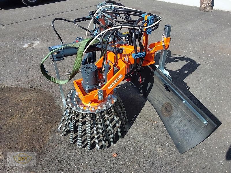 Wildkrautbürste des Typs Sonstige UK 425, Neumaschine in Mühlhausen-Görmar (Bild 3)