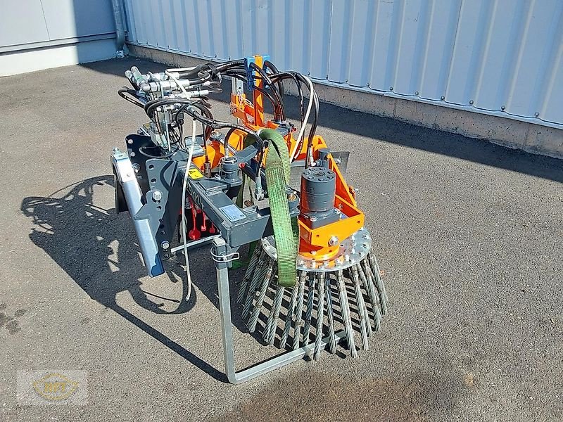 Wildkrautbürste des Typs Sonstige UK 425, Neumaschine in Mühlhausen-Görmar (Bild 1)