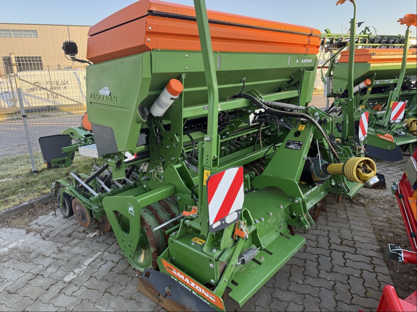 zapfwellenbetriebenes Gerät typu Amazone Anbaukreiselegge KE 3001 Super, Gebrauchtmaschine w Elmenhorst-Lanken (Zdjęcie 3)