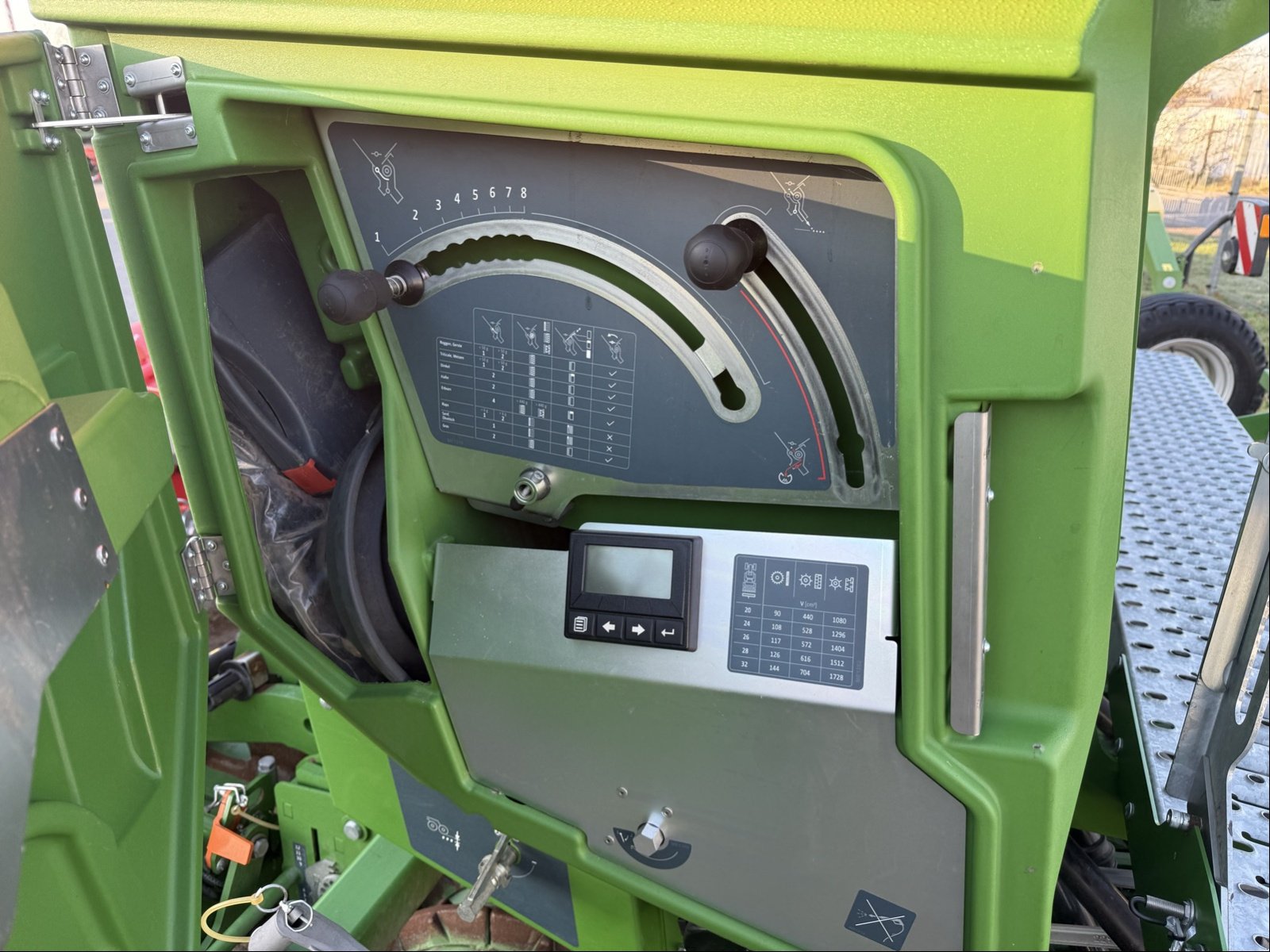 zapfwellenbetriebenes Gerät typu Amazone Anbaukreiselegge KE 3001 Super, Gebrauchtmaschine w Elmenhorst-Lanken (Zdjęcie 11)