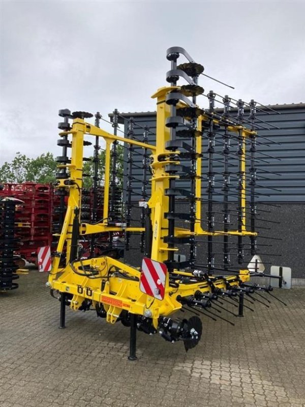 Zinkenrotor (Ackerbau) des Typs Bednar STRIEGEL PRO PN 9000 TURBO Skærsektion, Gebrauchtmaschine in Hinnerup (Bild 2)