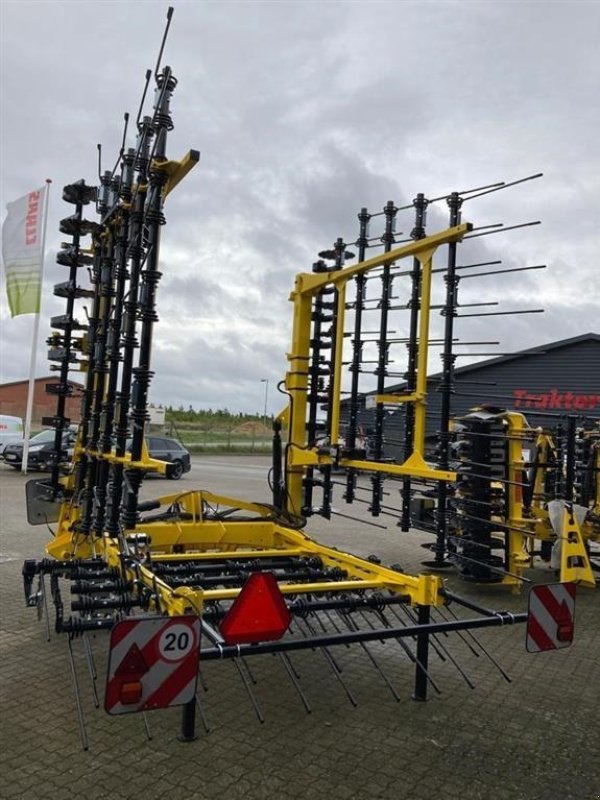 Zinkenrotor (Ackerbau) des Typs Bednar STRIEGEL PRO PN 9000 TURBO Skærsektion, Gebrauchtmaschine in Hinnerup (Bild 4)