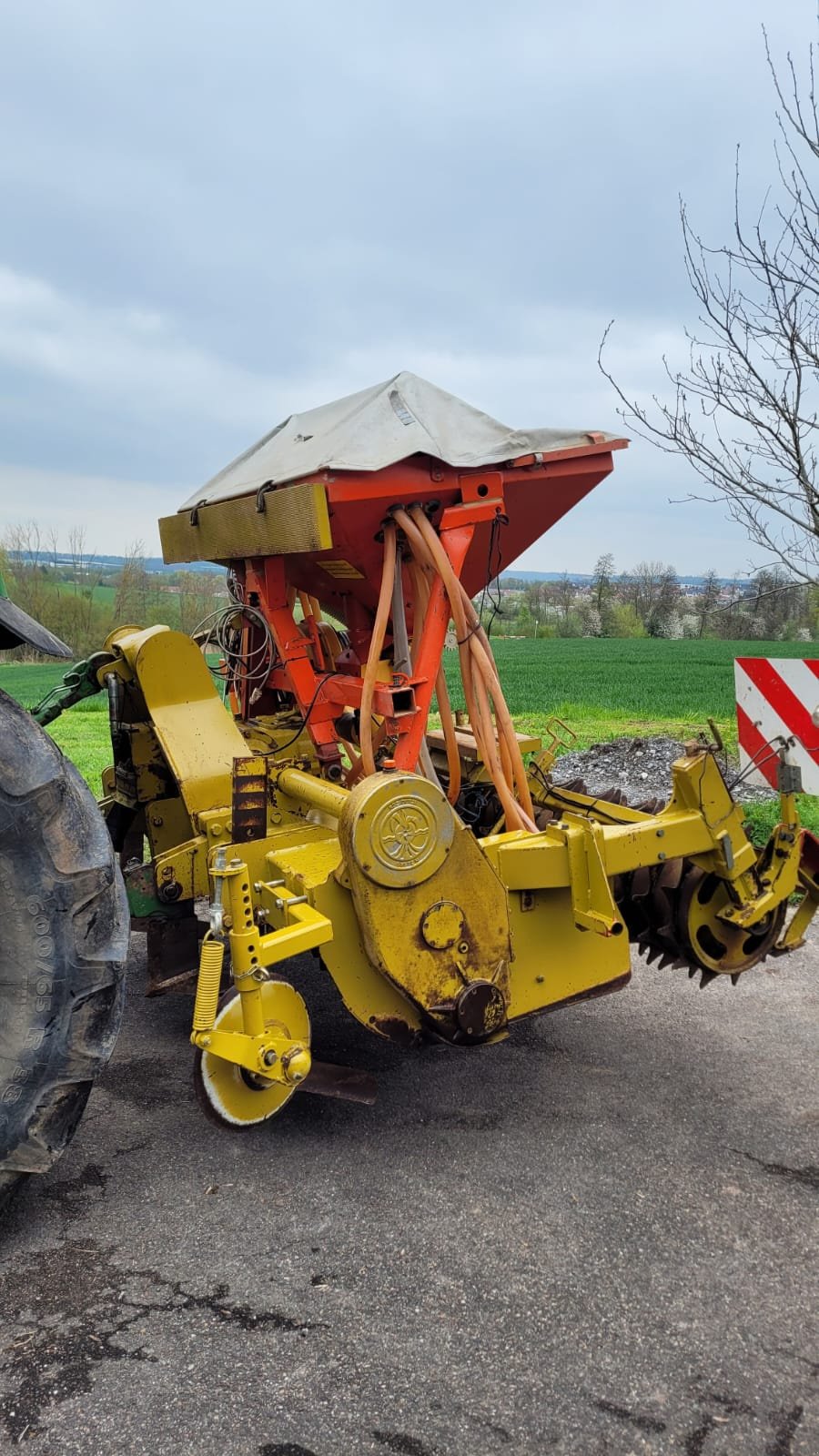 Zinkenrotor (Ackerbau) of the type Dutzi KR 2400 S, Gebrauchtmaschine in Untergruppenbach (Picture 1)