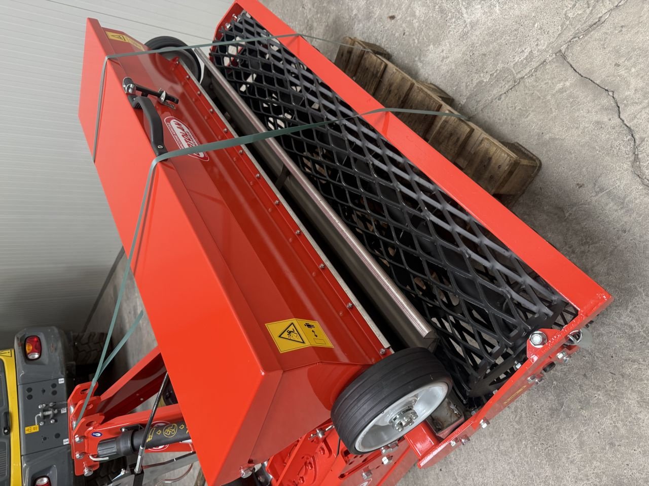 Zinkenrotor (Ackerbau) du type Ortolan Rf130, Neumaschine en Wadenoijen (Photo 4)