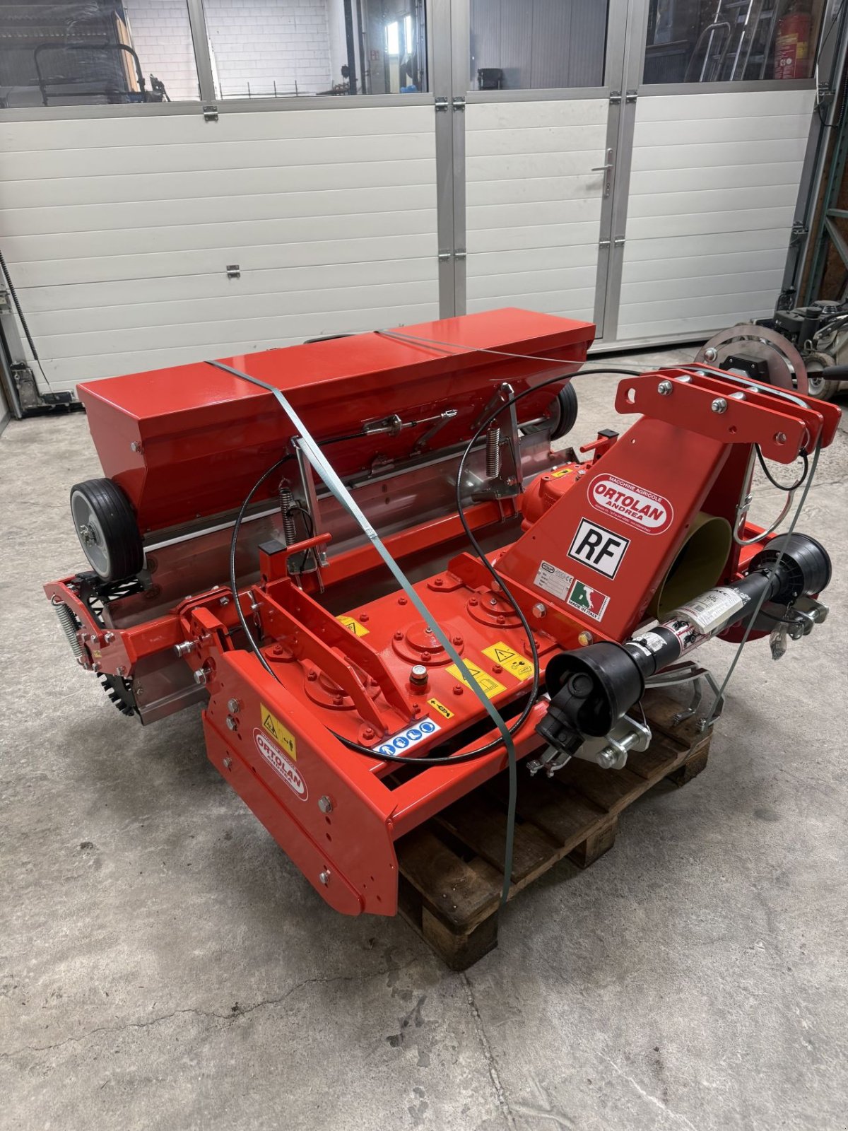 Zinkenrotor (Ackerbau) du type Ortolan Rf130, Neumaschine en Wadenoijen (Photo 3)