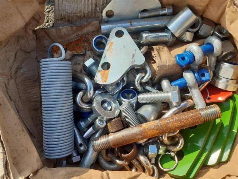 Zubehör Bestell-/Pflegemaschinen des Typs Amazone ZUB. VERSTELLB. ANKUPPELTEILE, Neumaschine in Grimma (Bild 3)