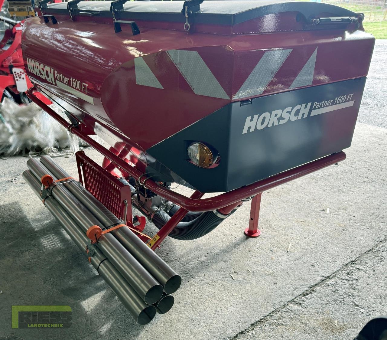 Zubehör Bestell-/Pflegemaschinen des Typs Horsch PARTNER 1600 FT  Fronttank, Neumaschine in Homberg/Ohm - Maulbach (Bild 12)