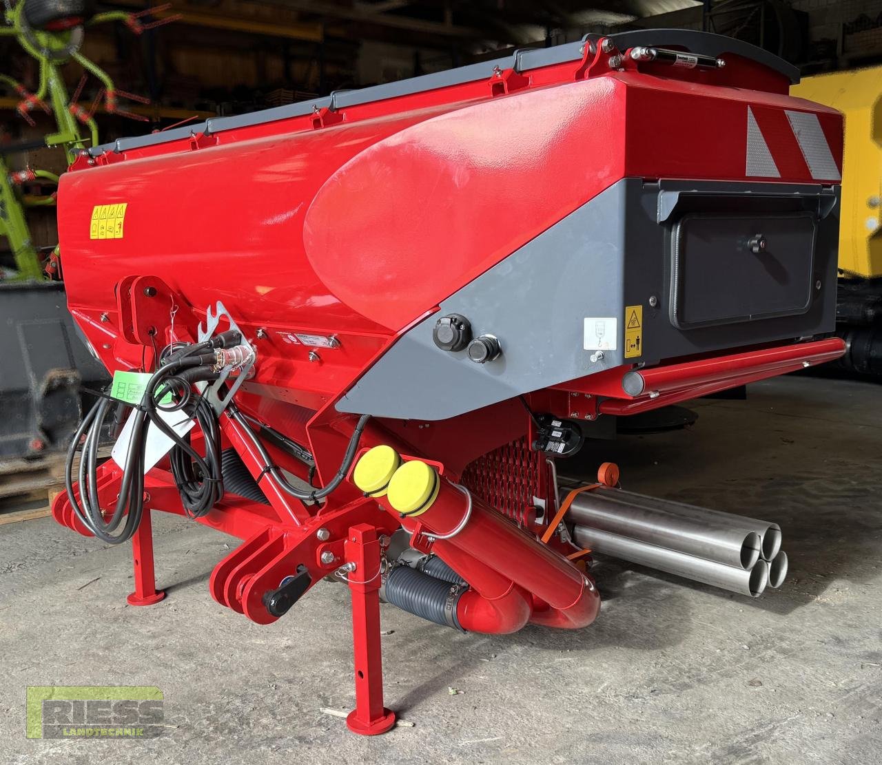 Zubehör Bestell-/Pflegemaschinen des Typs Horsch PARTNER 1600 FT  Fronttank, Neumaschine in Homberg/Ohm - Maulbach (Bild 13)