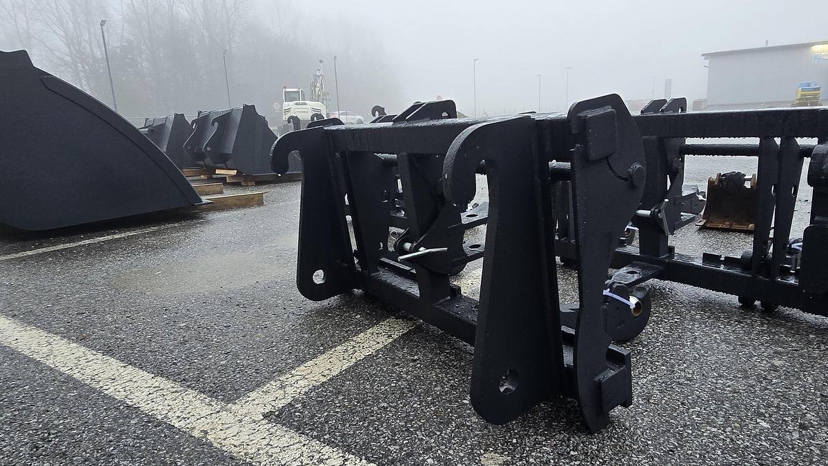 Zubehör του τύπου Big Dutchman Adapter Claas Scorpio auf Dreipunkt, Neumaschine σε Göpfritz an der Wild (Φωτογραφία 4)