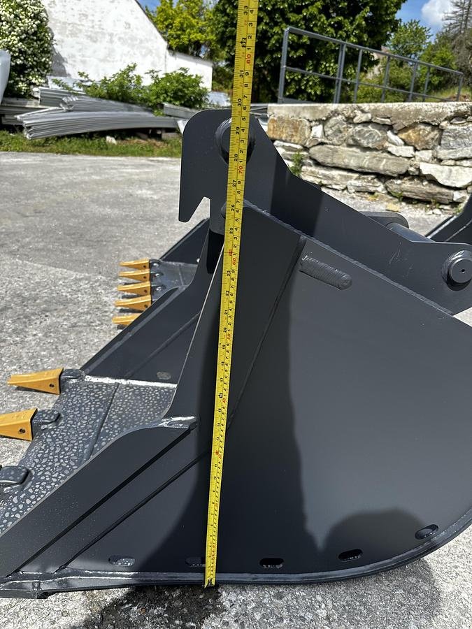 Zubehör des Typs Big Dutchman Tieflöffel 70cm mit OQ45 Aufnahme, Neumaschine in Göpfritz an der Wild (Bild 5)