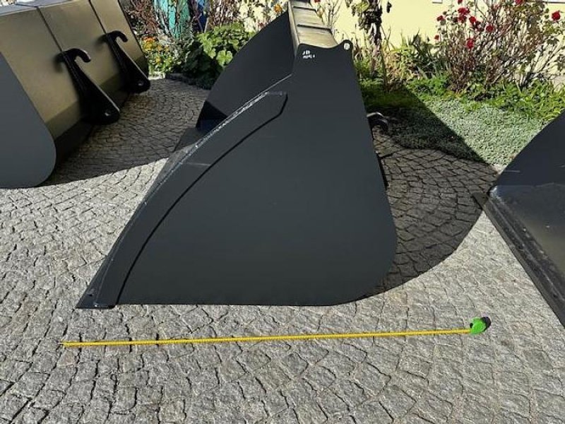 Zubehör des Typs Big Dutchman Volumenschaufel 240 cm mit Weidemann Aufnahme, Neumaschine in Göpfritz an der Wild (Bild 2)