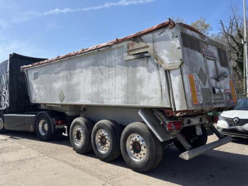 Zubringerfaß Türe ait Benalu 3 essieux, Gebrauchtmaschine içinde Bourron Marlotte (resim 1)