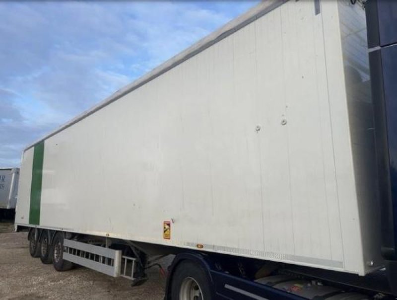 Zubringerfaß Türe ait Benalu JUMBOLINER fond mouvant, Gebrauchtmaschine içinde Bourron Marlotte (resim 2)