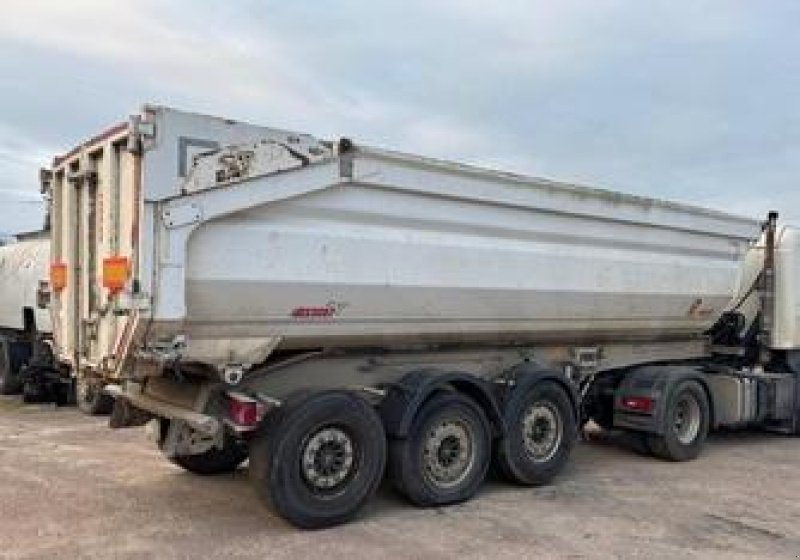 Zubringerfaß tip Benalu SANS BÂCHE essieu relevable, Gebrauchtmaschine in Bourron Marlotte (Poză 5)