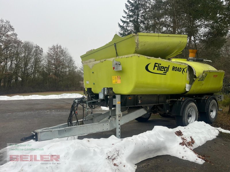 Zubringerfaß Türe ait Fliegl FW 20.000 Road X Poly Line 20m³ - DEFEKT, Gebrauchtmaschine içinde Ansbach