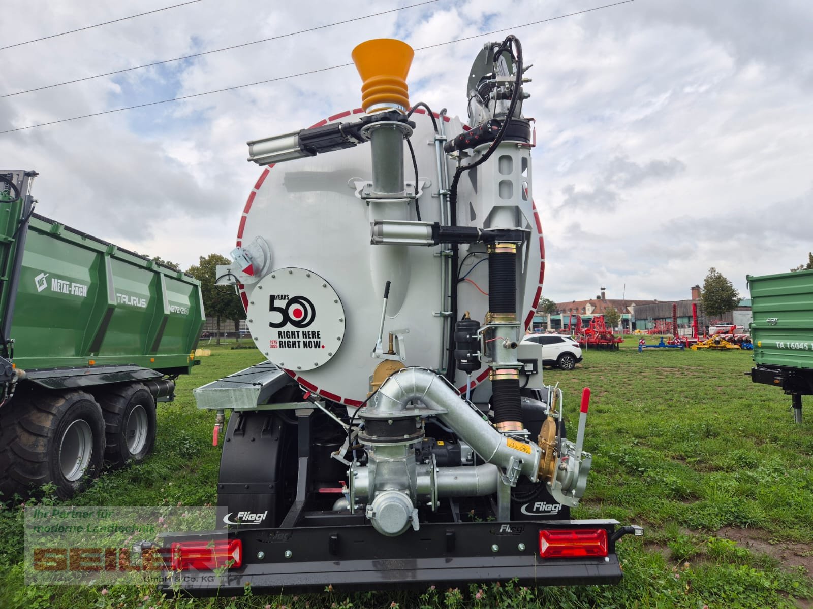 Zubringerfaß des Typs Fliegl STF 30.000 Truck-Line Dreiachs Zubringerfass, Neumaschine in Ansbach (Bild 4)